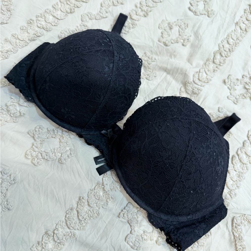 Black Lace Push-Up Bra with Comfort Support